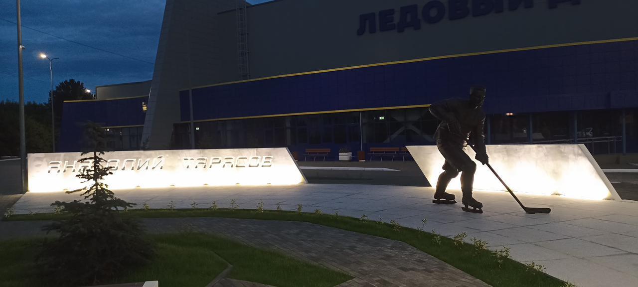 Anatoloiy=Tarasov-Pamiyatnik-omsk (10)